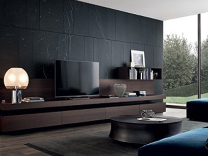 Hva er størrelsen på TV - kabinettet i stuen?